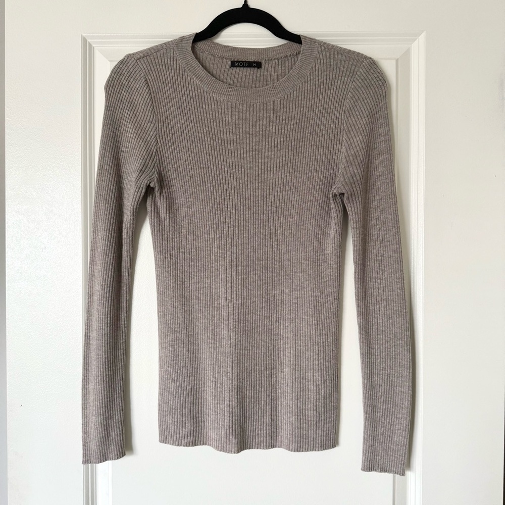 Motif Women's Classic Slim Ribbed Sweater